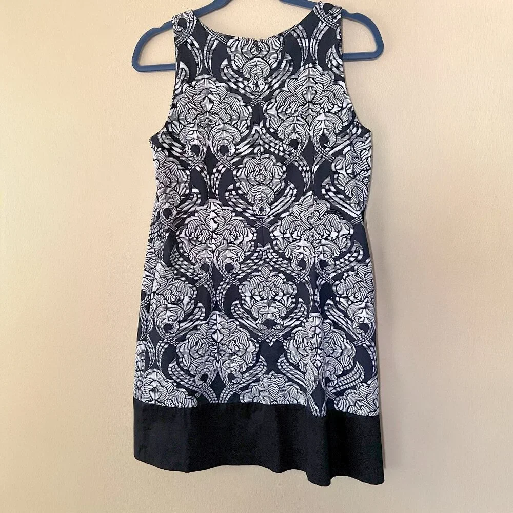 Maggy London Black and White Sleeveless Sheath Dress Size 6P, 6 Petite